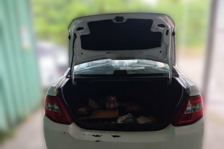 Used BYD F3 2015 Energy-Saving Edition 1.5L Manual Luxury Model Trunk