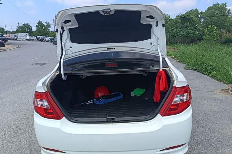 Used BYD F3 2015 Energy-Efficient Model 1.5L Manual Comfort Edition Trunk