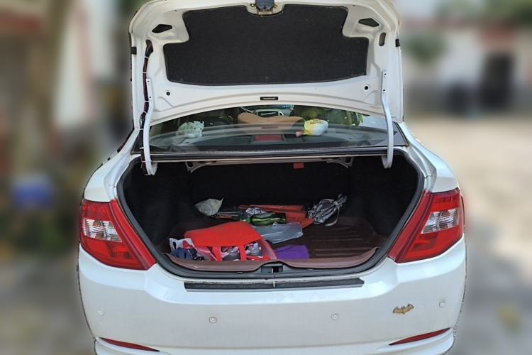 Used BYD F3 2015 Energy-Saving Edition 1.5L Manual Luxury Model Trunk