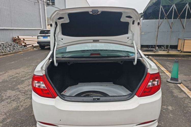 Used BYD F3 2015 Energy-Efficient Model 1.5L Manual Comfort Edition Trunk