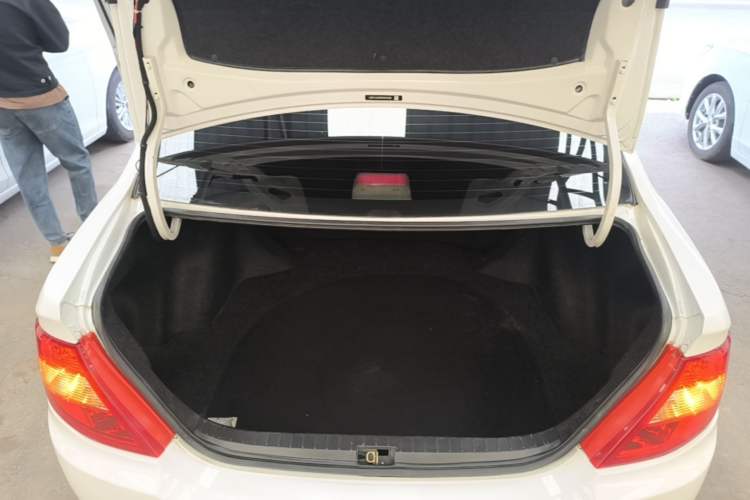 Used BYD F3 2015 Energy-Efficient Model 1.5L Manual Comfort Edition Trunk