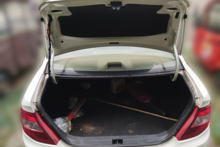 Used BYD F3 2015 Energy-Saving Edition 1.5L Manual Luxury Model Trunk