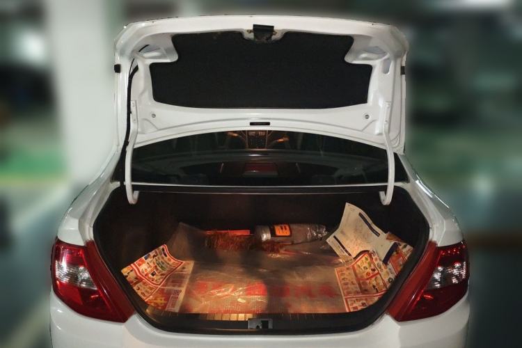 Used BYD F3 2015 Energy-Saving Edition 1.5L Manual Luxury Model Trunk