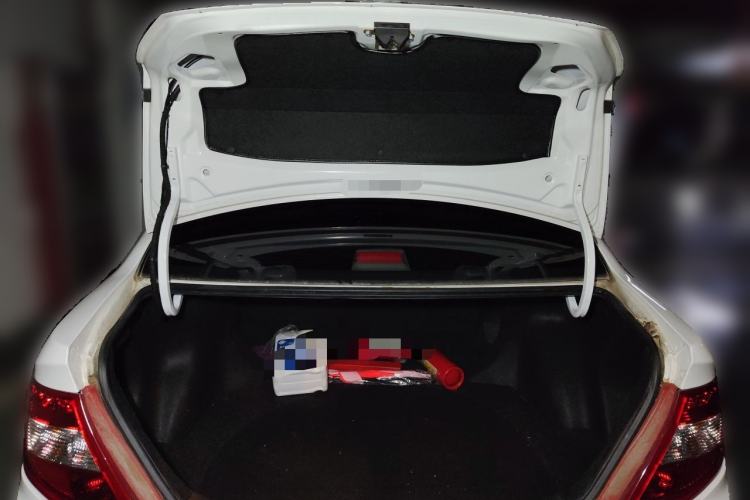 Used BYD F3 2015 Energy-Saving Edition 1.5L Manual Luxury Model Trunk