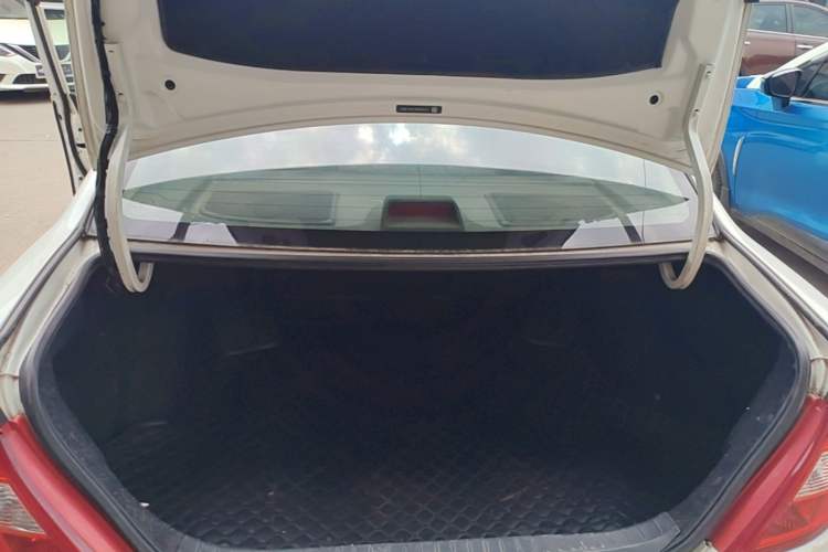 Used BYD F3 2015 Energy-Efficient Model 1.5L Manual Comfort Edition Trunk