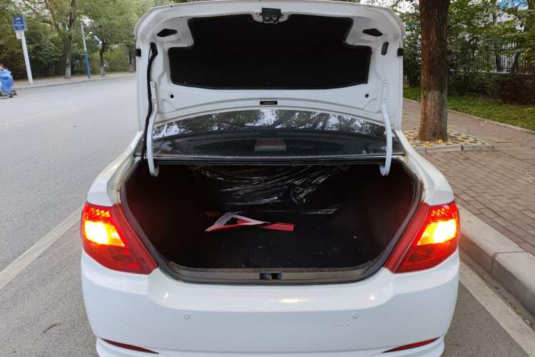 Used BYD F3 2015 Energy-Saving Edition 1.5L Automatic Prestige Model Trunk