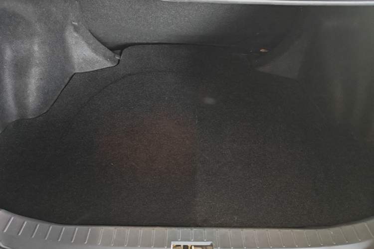 Used BYD F3 2015 Energy-Efficient Model 1.5L Manual Comfort Edition Trunk