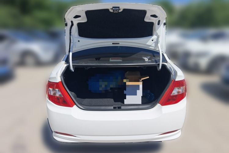 Used BYD F3 2015 Energy-Saving Edition 1.5L Manual Luxury Model Trunk