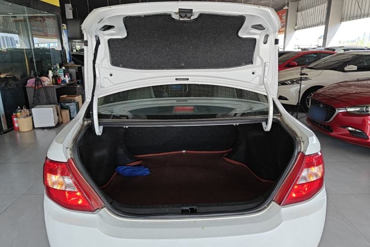 Used BYD F3 2015 Energy-Saving Edition 1.5L Manual Luxury Model Trunk