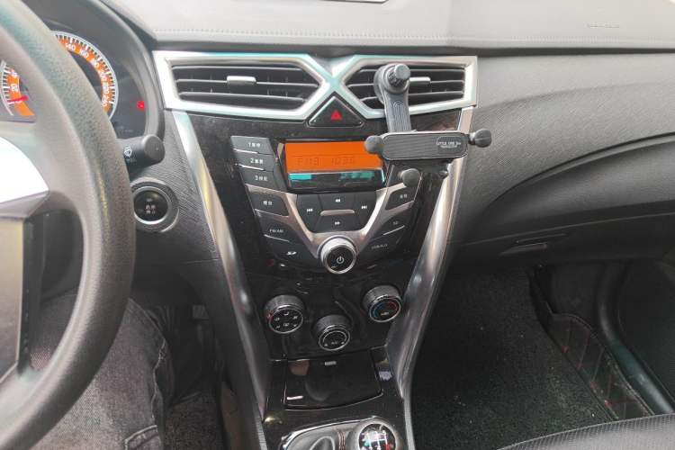 Used BYD F3 2016 1.5L Manual Luxury Model Audio And AC Panel