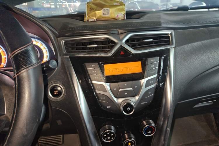 Used BYD F3 2016 1.5L Automatic Luxury Model Audio And AC Panel