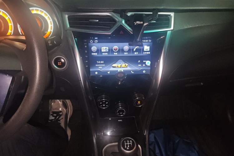 Used BYD F3 2016 1.5L Manual Luxury Model Audio And AC Panel