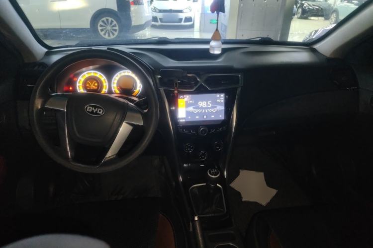 Used BYD F3 2016 1.5L Manual Luxury Model Center Console