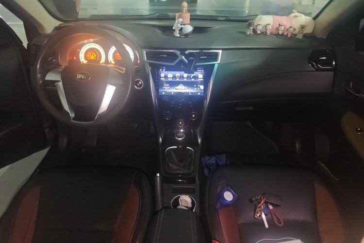 Used BYD F3 2016 1.5L Manual Luxury Model Center Console