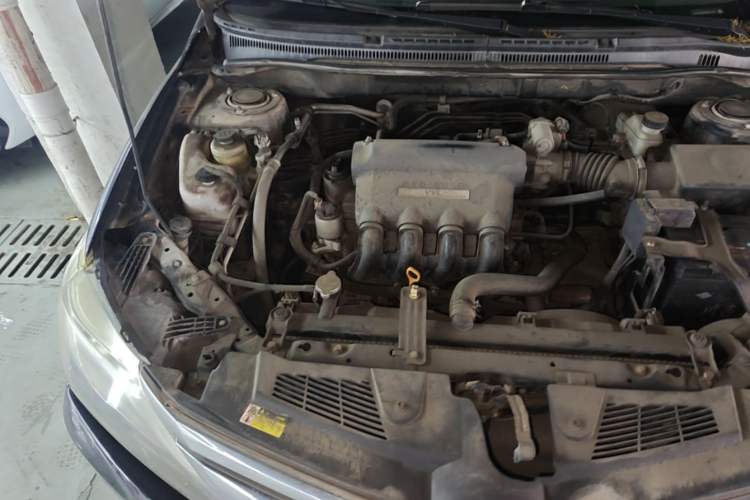 Used BYD F3 2016 1.5L Automatic Luxury Model Engine Bay Right