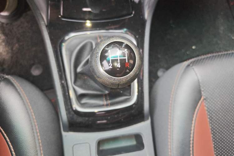 Used BYD F3 2016 1.5L Manual Luxury Model Gear Lever