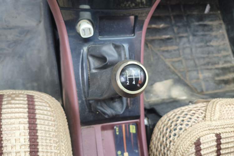 Used BYD F3 2016 1.5L Manual Comfort Model Gear Lever