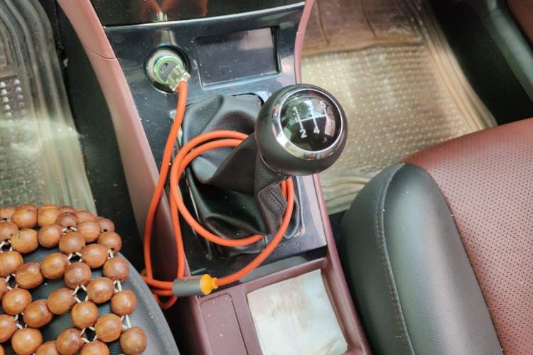 Used BYD F3 2016 1.5L Manual Comfort Model Gear Lever