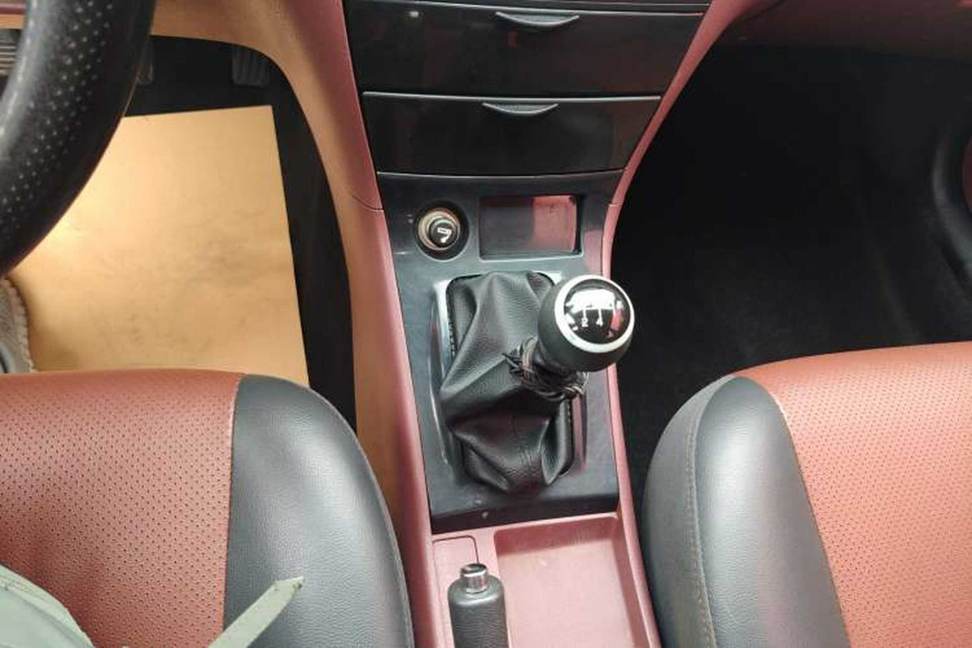 Used BYD F3 2016 1.5L Manual Comfort Model Gear Lever