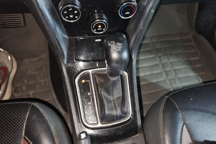 Used BYD F3 2016 1.5L Automatic Luxury Model Gear Lever