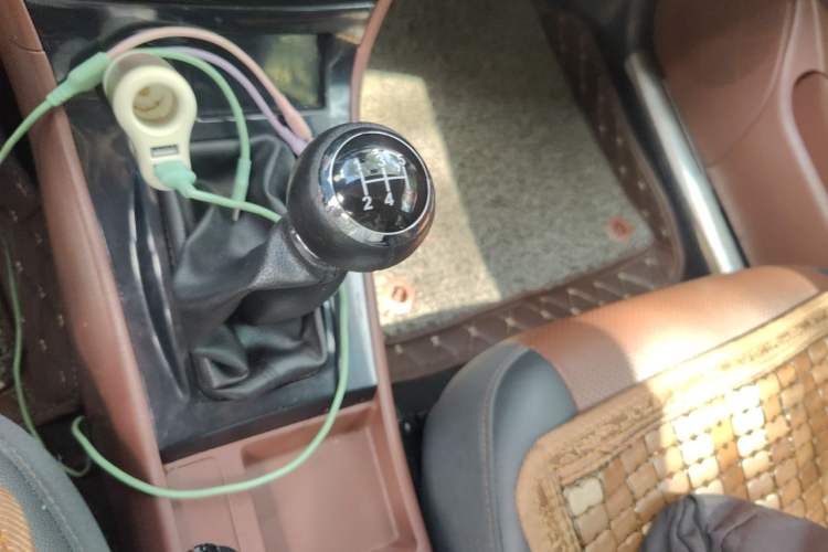 Used BYD F3 2016 1.5L Manual Comfort Model Gear Lever