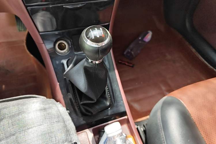 Used BYD F3 2016 1.5L Manual Comfort Model Gear Lever