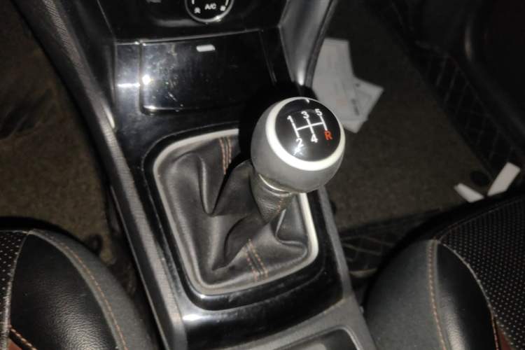 Used BYD F3 2016 1.5L Manual Luxury Model Gear Lever
