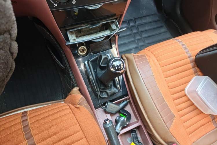 Used BYD F3 2016 1.5L Manual Comfort Model Gear Lever