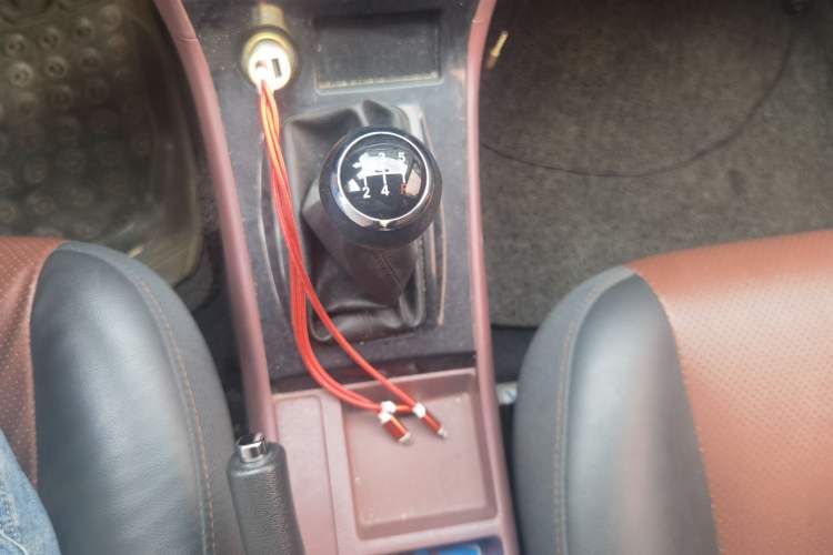 Used BYD F3 2016 1.5L Manual Comfort Model Gear Lever
