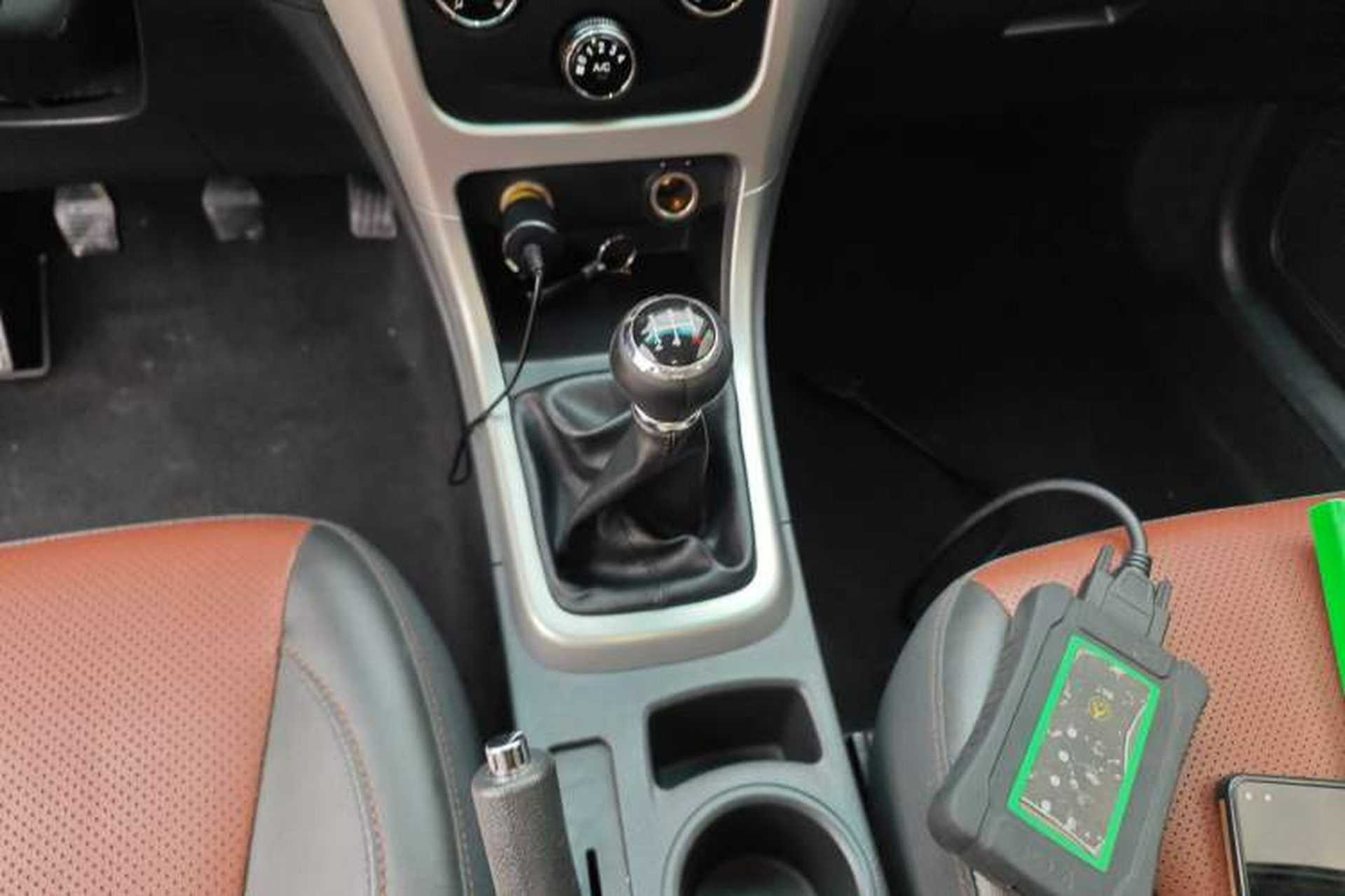 Used BYD F3 2016 1.5L Manual Comfort Model Gear Lever
