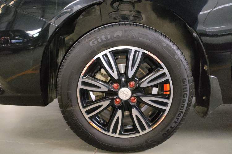 Used BYD F3 2016 1.5L Manual Luxury Model Left Front Wheel Hub