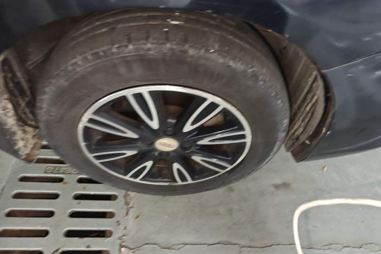 Used BYD F3 2016 1.5L Automatic Luxury Model Right Front Wheel Hub