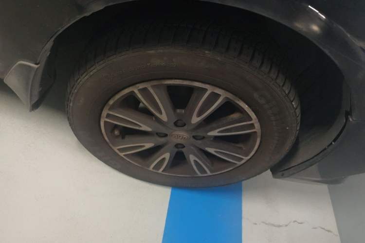 Used BYD F3 2016 1.5L Manual Luxury Model Right Front Wheel Hub