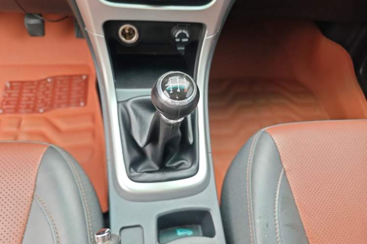 Used BYD F3 2016 1.5L Manual Comfort Model Gear Lever