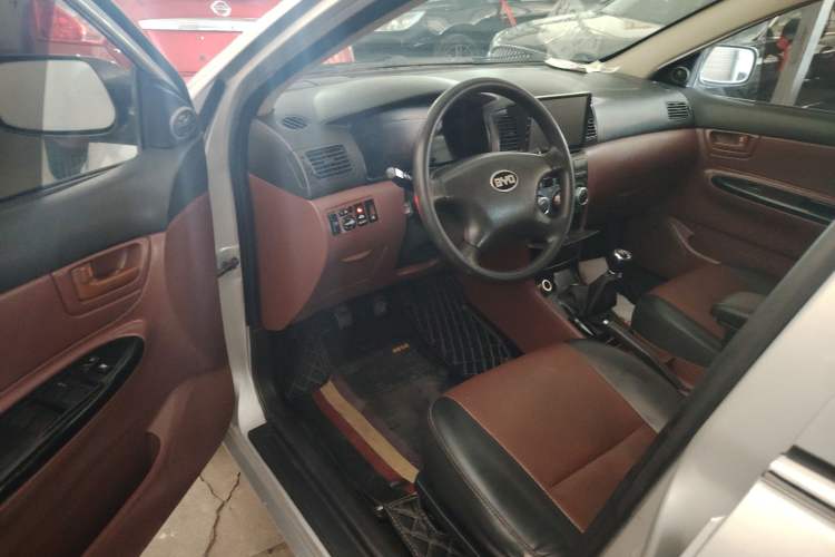 Used BYD F3 2016 1.5L Manual Comfort Model Interior 2