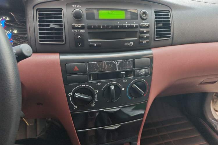 Used BYD F3 2016 1.5L Manual Comfort Model Audio And AC Panel