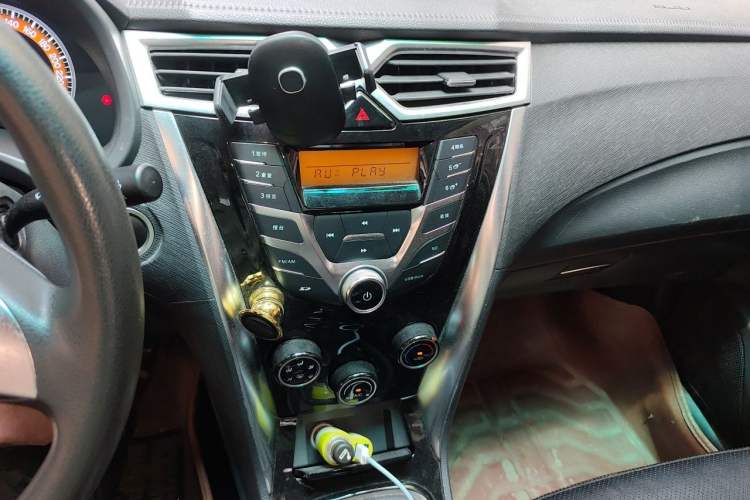 Used BYD F3 2016 1.5L Manual Luxury Model Audio And AC Panel