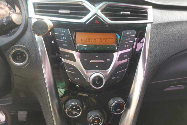 Used BYD F3 2016 1.5L Manual Luxury Model Audio And AC Panel