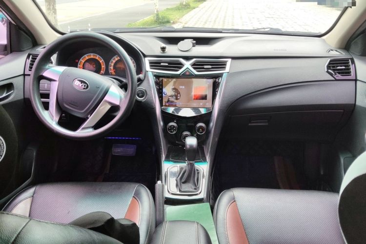 Used BYD F3 2016 1.5L Automatic Luxury Model Center Console