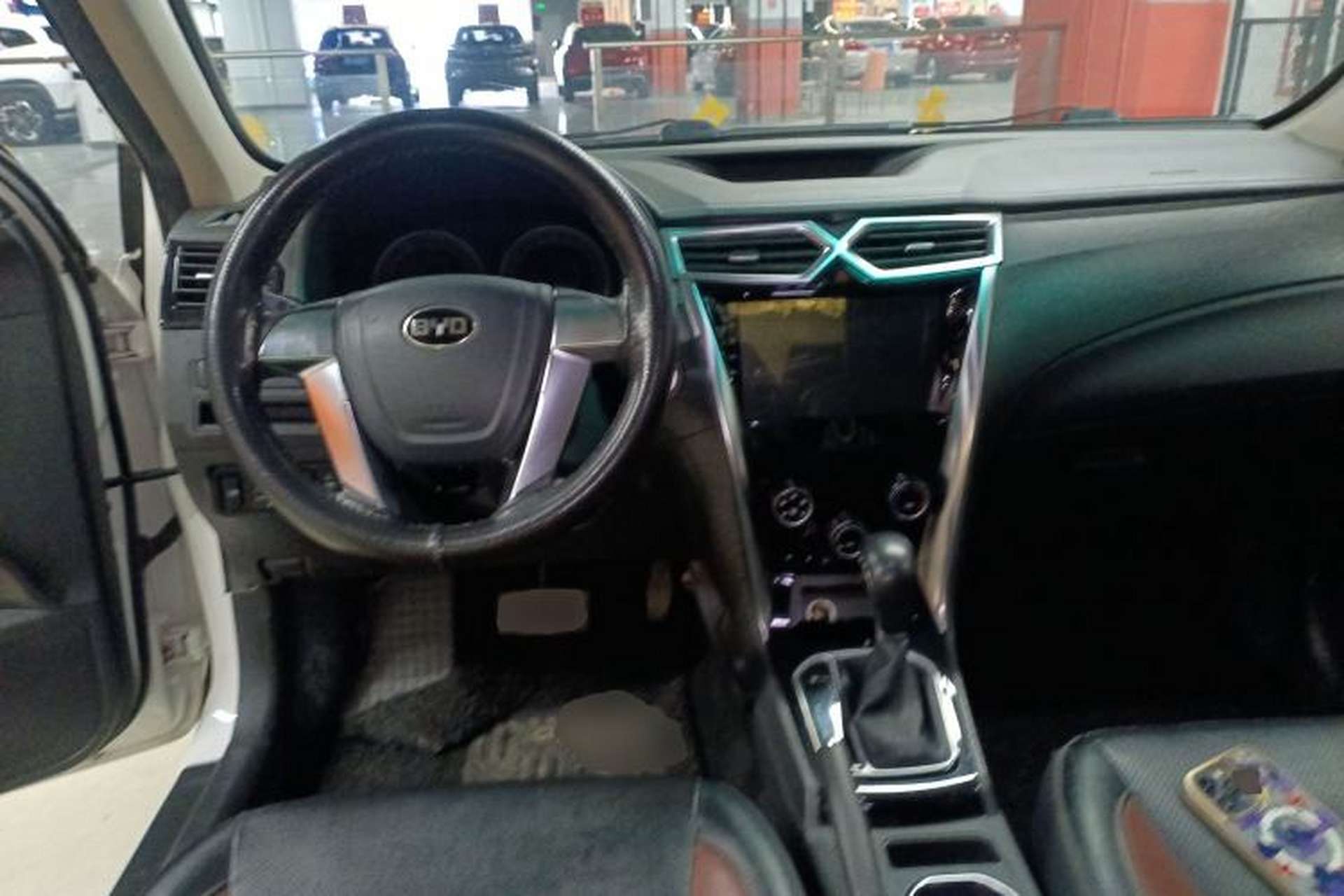 Used BYD F3 2016 1.5L Automatic Luxury Model Center Console