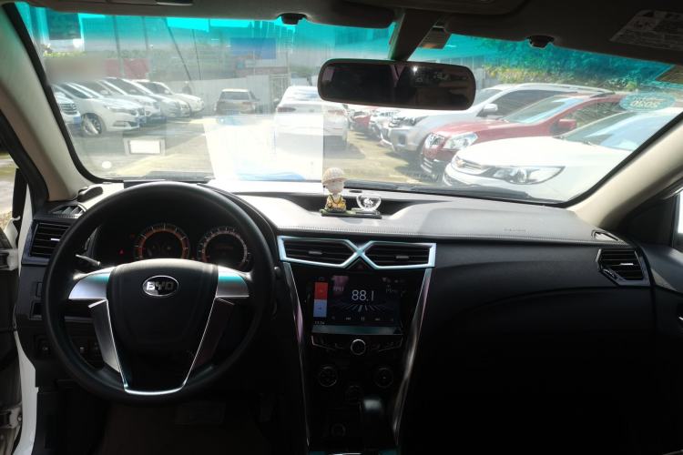 Used BYD F3 2016 1.5L Automatic Luxury Model Center Console