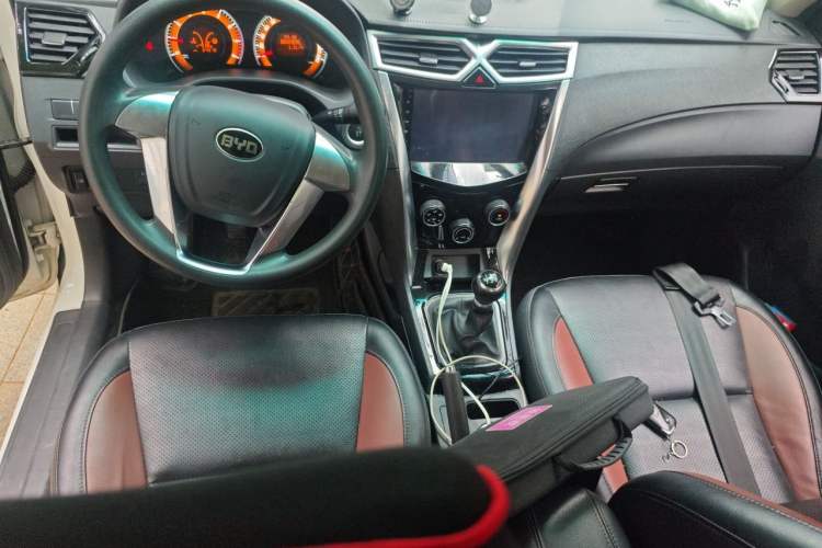 Used BYD F3 2016 1.5L Manual Luxury Model Center Console