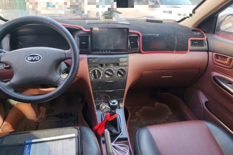 Used BYD F3 2016 1.5L Manual Comfort Model Center Console