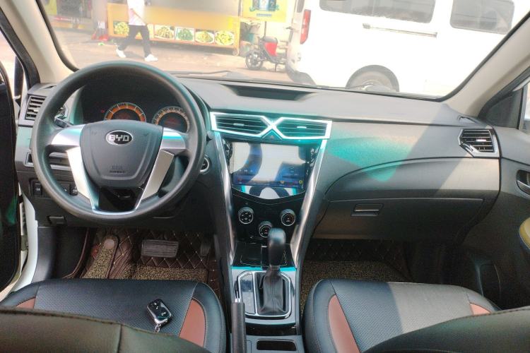 Used BYD F3 2016 1.5L Automatic Luxury Model Center Console