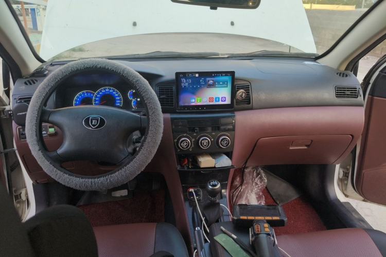 Used BYD F3 2016 1.5L Manual Comfort Model Center Console
