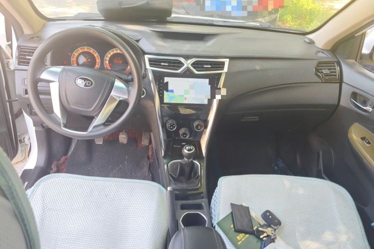 Used BYD F3 2016 1.5L Manual Luxury Model Center Console