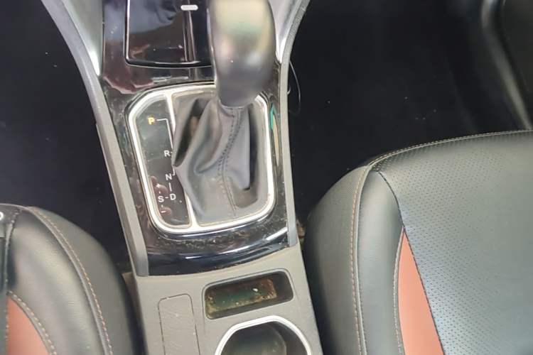 Used BYD F3 2016 1.5L Automatic Luxury Model Gear Lever