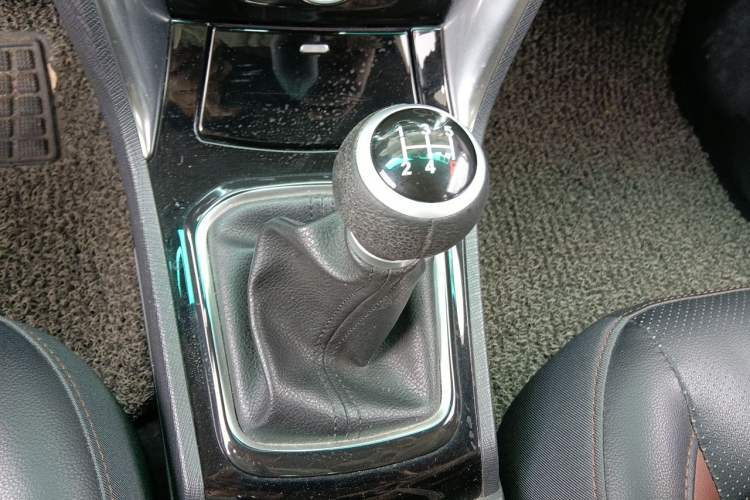 Used BYD F3 2016 1.5L Manual Luxury Model Gear Lever