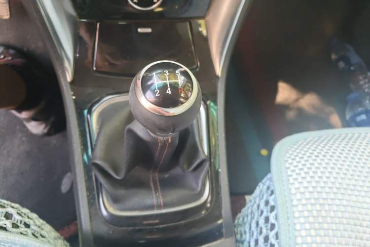 Used BYD F3 2016 1.5L Manual Luxury Model Gear Lever