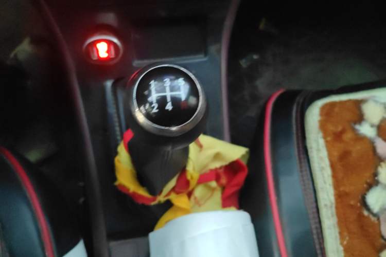 Used BYD F3 2016 1.5L Manual Comfort Model Gear Lever